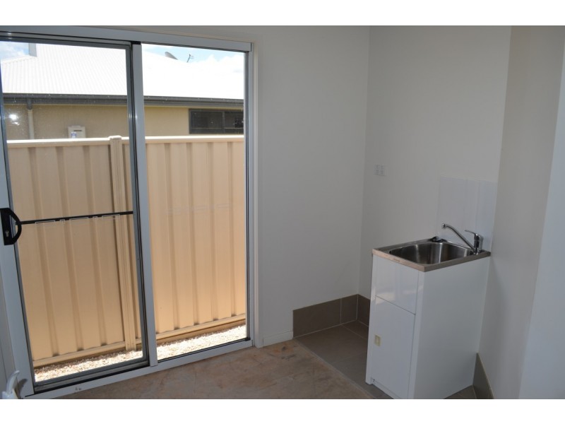 1/4 Eagle Street, Emerald QLD 4720