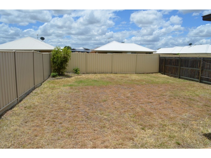 1/4 Eagle Street, Emerald QLD 4720