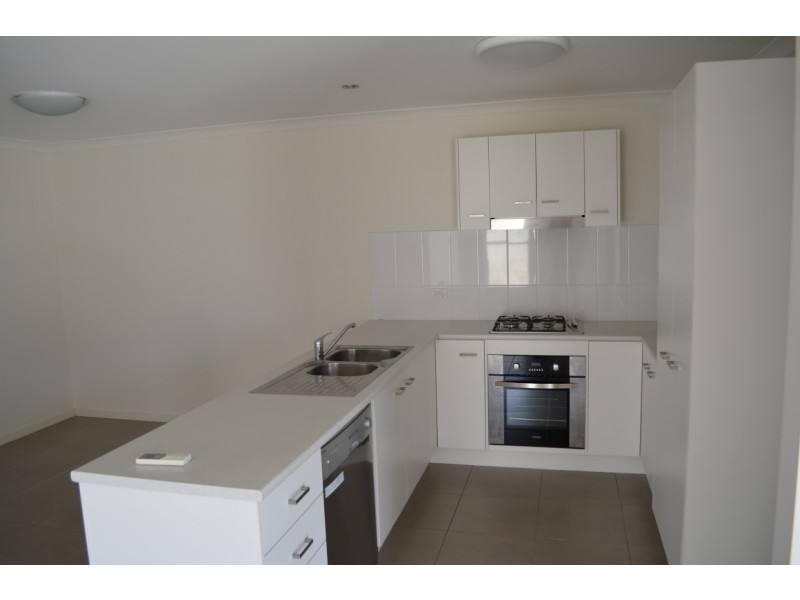 2/4 Eagle Street, Emerald QLD 4720