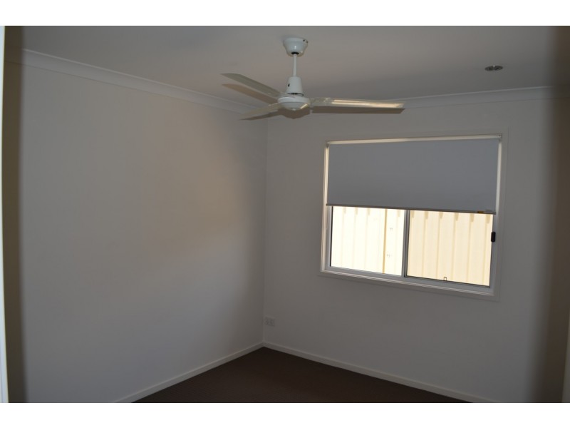 2/4 Eagle Street, Emerald QLD 4720