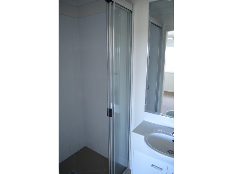 2/4 Eagle Street, Emerald QLD 4720