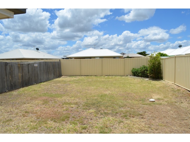 2/4 Eagle Street, Emerald QLD 4720