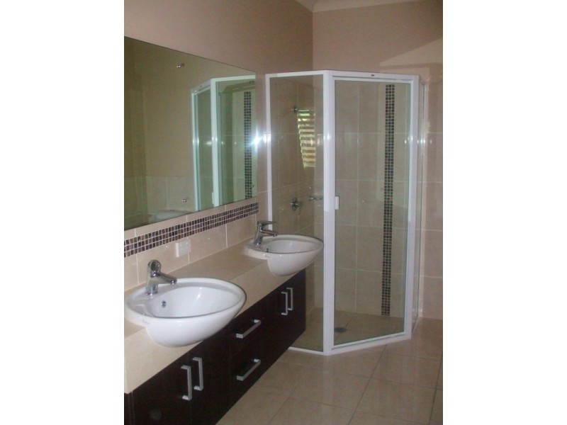 13a Mooney Crescent, Emerald QLD 4720