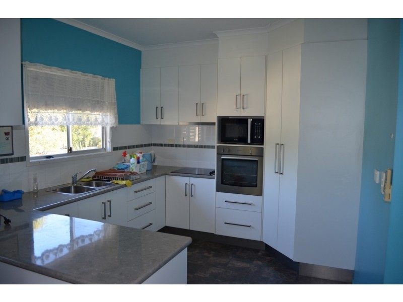 8 Moran Street, Capella QLD 4723