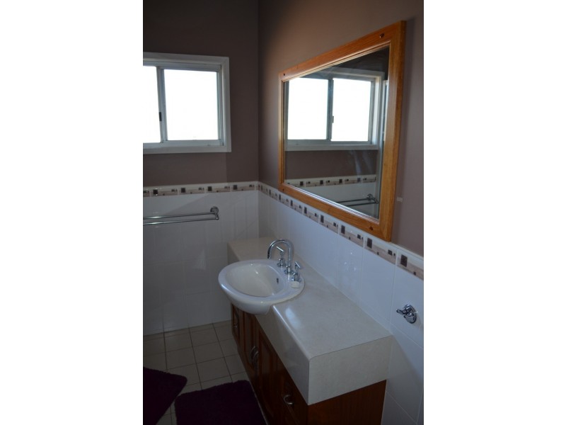 8 Moran Street, Capella QLD 4723