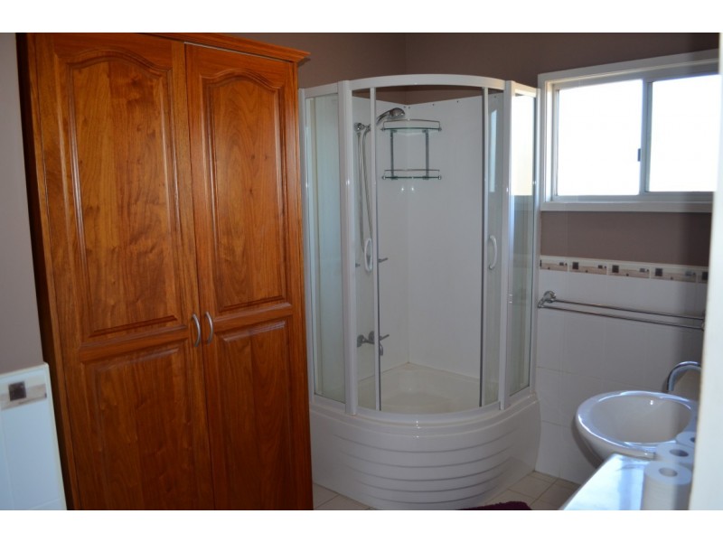 8 Moran Street, Capella QLD 4723