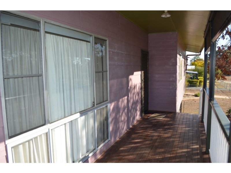 8 Moran Street, Capella QLD 4723