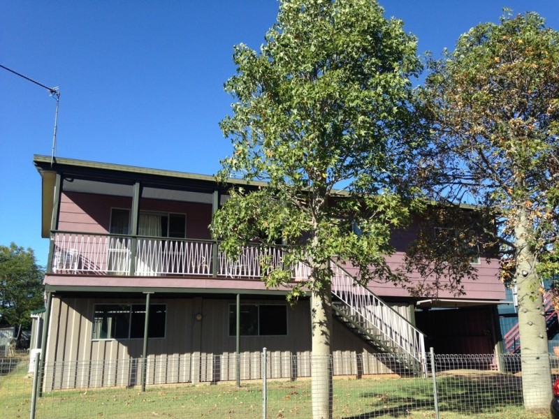 8 Moran Street, Capella QLD 4723