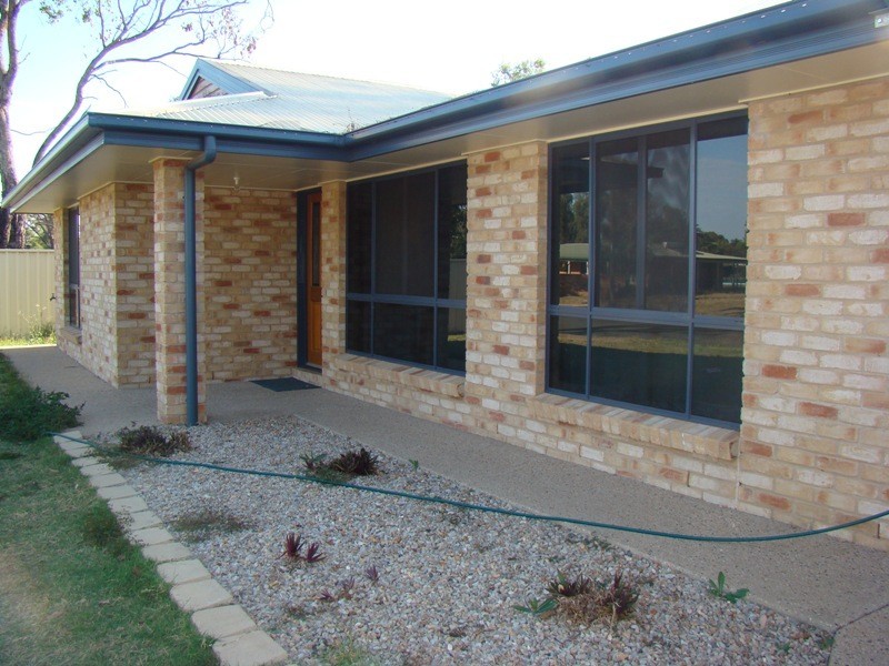 10 Wilby Place, Emerald QLD 4720