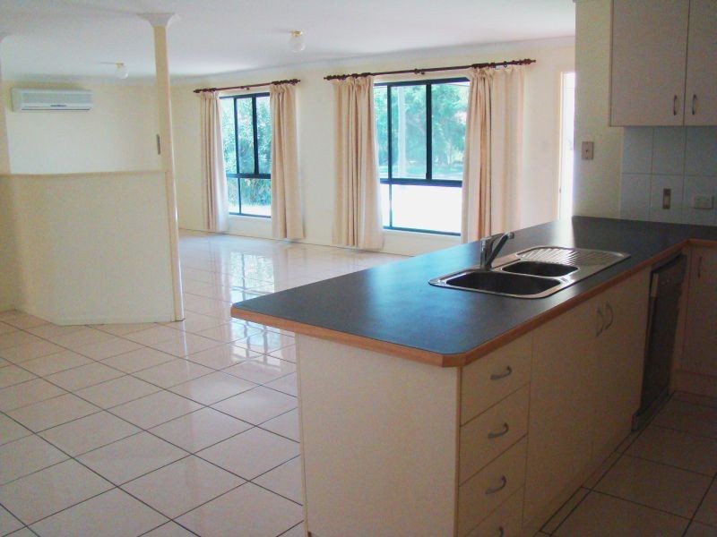 10 Wilby Place, Emerald QLD 4720