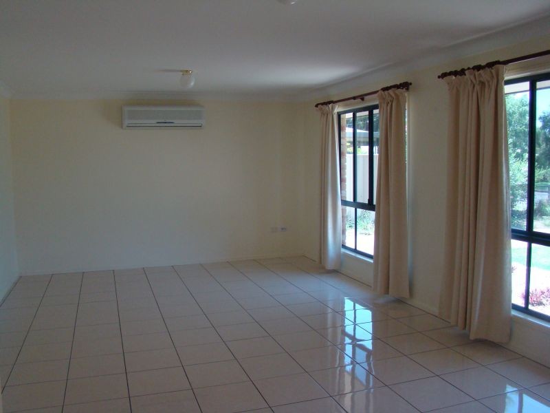 10 Wilby Place, Emerald QLD 4720