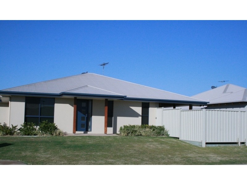 2/28  Saville Street, Emerald QLD 4720