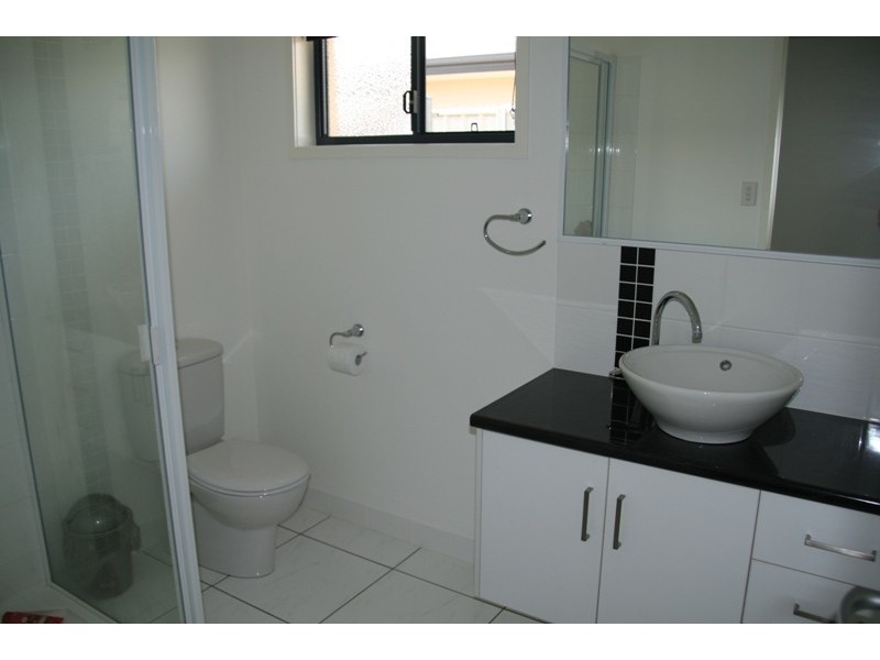 2/28  Saville Street, Emerald QLD 4720