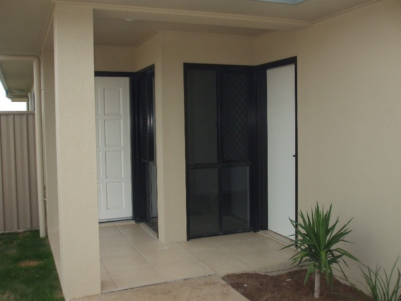 8 Charlton Drive, Emerald QLD 4720