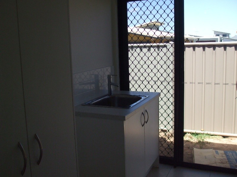 8 Charlton Drive, Emerald QLD 4720