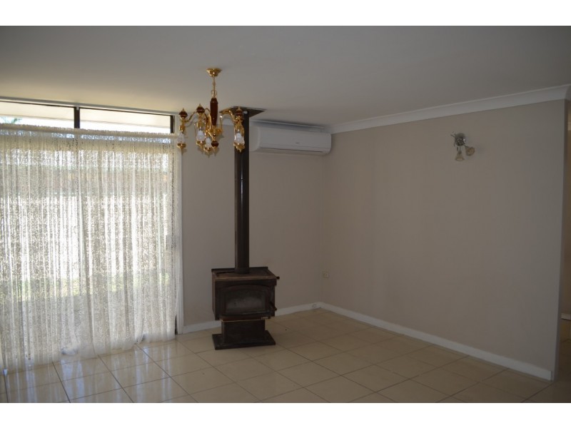 26 Diamond Avenue, Emerald QLD 4720