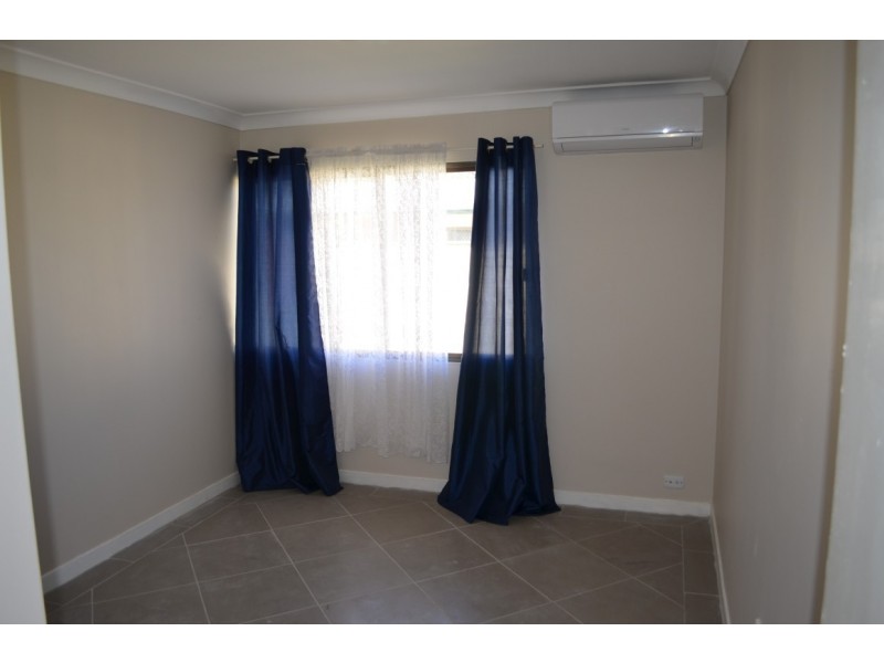 26 Diamond Avenue, Emerald QLD 4720