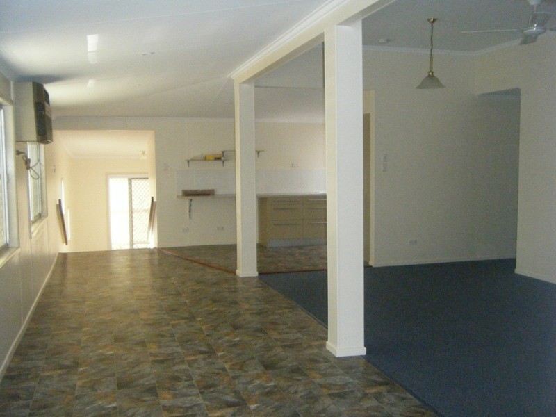 12 Little Street, Emerald QLD 4720