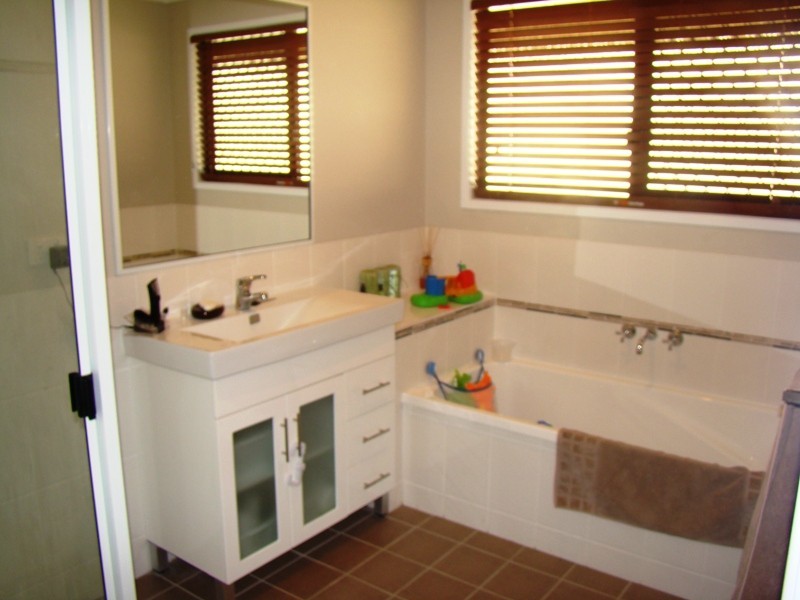 2/40 Mayfair Drive, Emerald QLD 4720