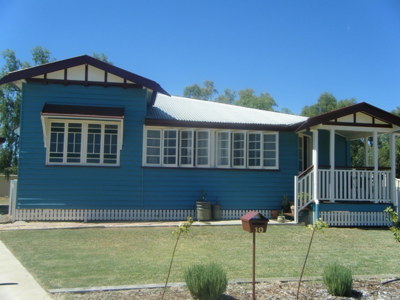 10 Roundtree Drive, Emerald QLD 4720