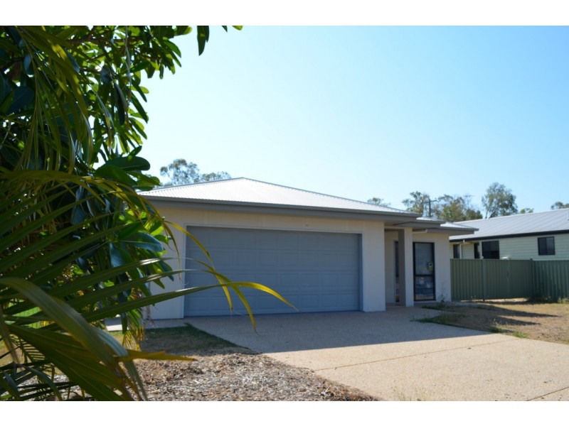 8 Paperbark Place, Emerald QLD 4720