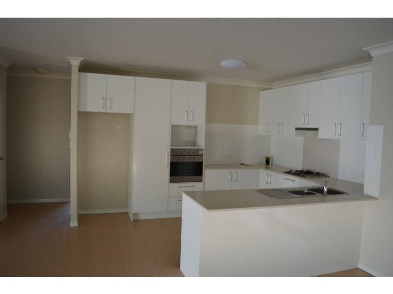 8 Paperbark Place, Emerald QLD 4720