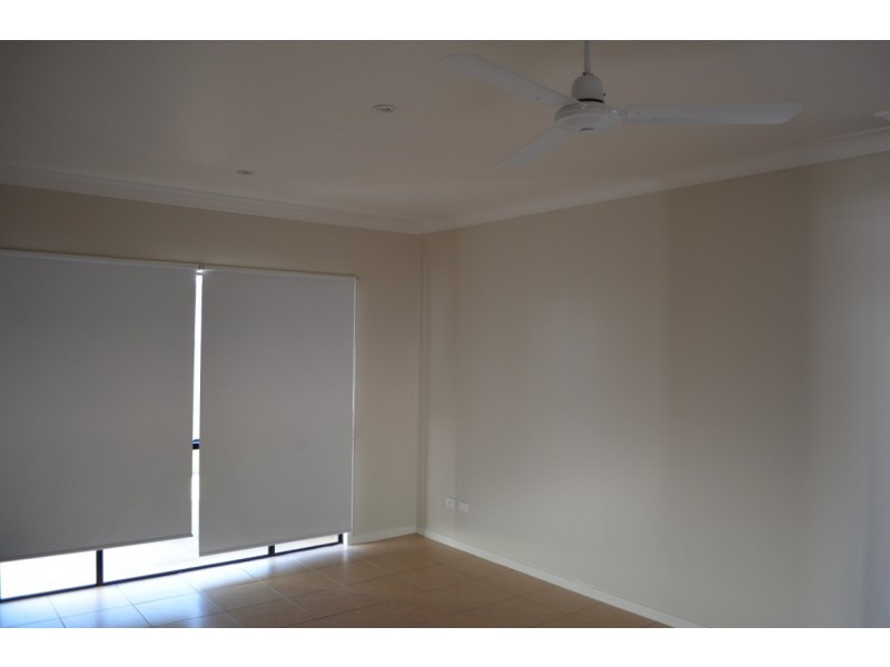 8 Paperbark Place, Emerald QLD 4720