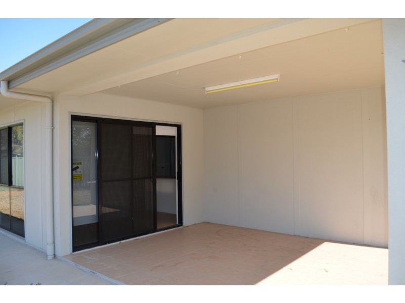 8 Paperbark Place, Emerald QLD 4720