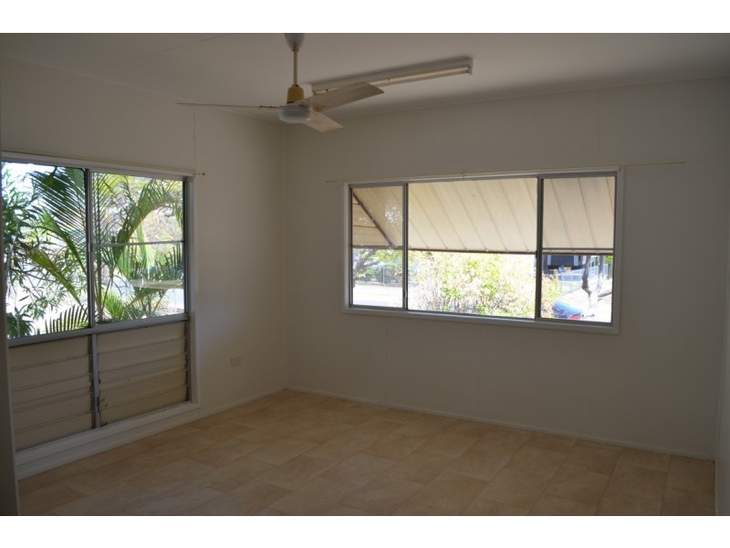 17 Roxburgh Street, Capella QLD 4723