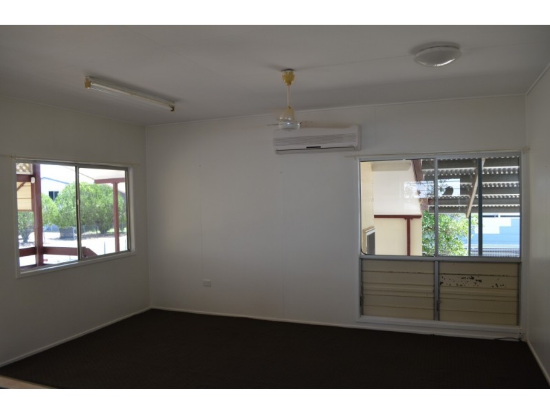 17 Roxburgh Street, Capella QLD 4723