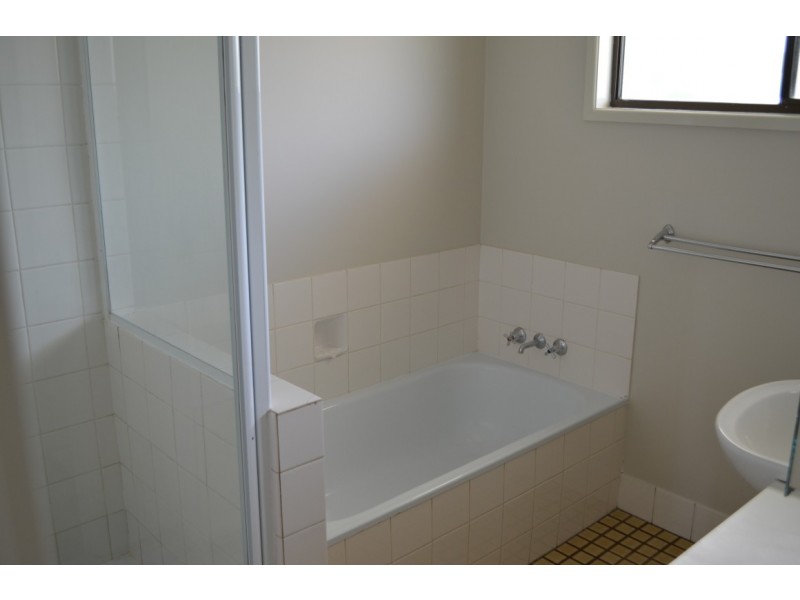 161 Opal Street, Emerald QLD 4720