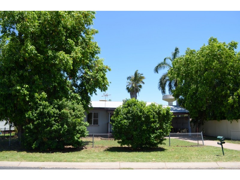 28 Old Airport Drive, Emerald QLD 4720