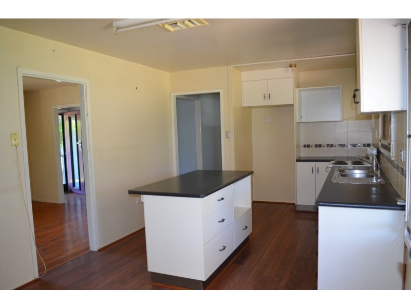 28 Old Airport Drive, Emerald QLD 4720