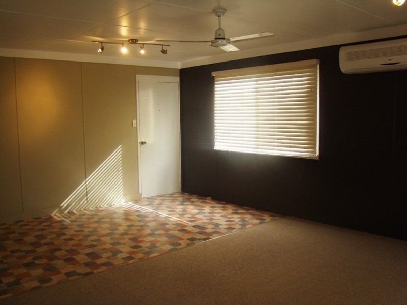 87 Park Avenue, Emerald QLD 4720