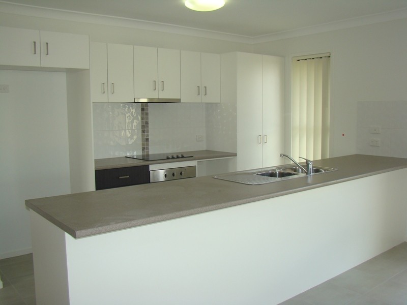 37 Lakeside Drive, Emerald QLD 4720