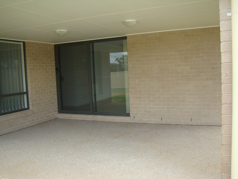 37 Lakeside Drive, Emerald QLD 4720