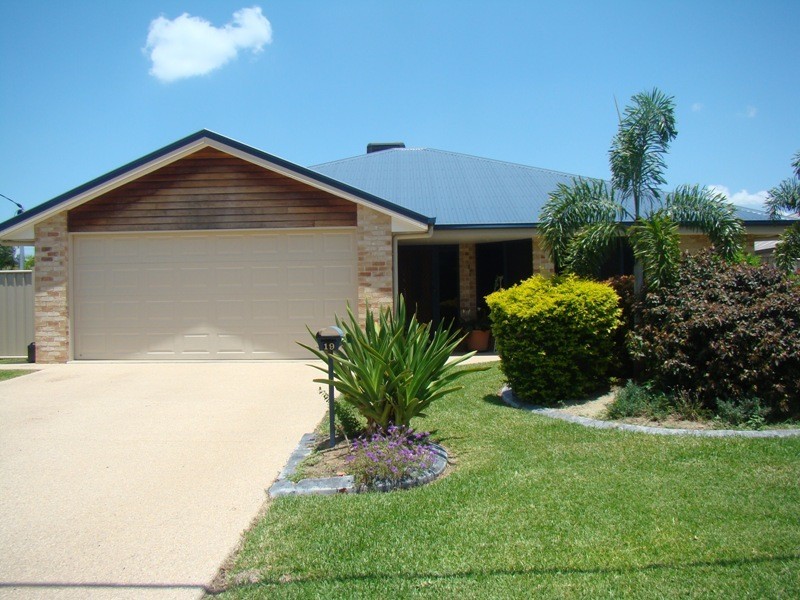 19 Roseanne Road, Emerald QLD 4720
