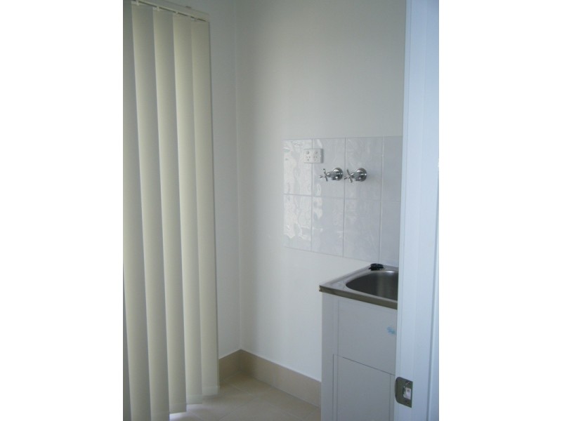 33 Lakeside Drive, Emerald QLD 4720