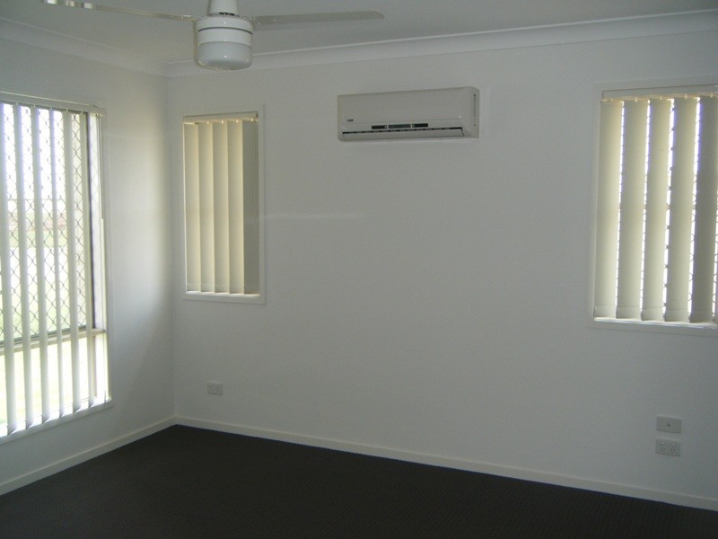 33 Lakeside Drive, Emerald QLD 4720