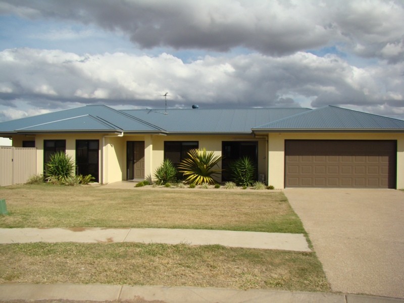 28 Glovar Street, Emerald QLD 4720