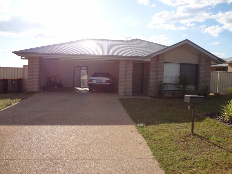 4 Suncrest Street, Emerald QLD 4720