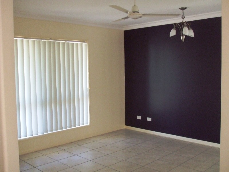 1 Cowan Crescent, Emerald QLD 4720