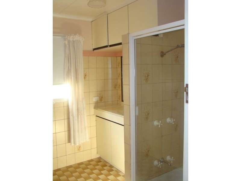 5 Theresa Street, Emerald QLD 4720