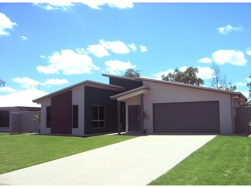 10  Brokenwood Street, Emerald QLD 4720