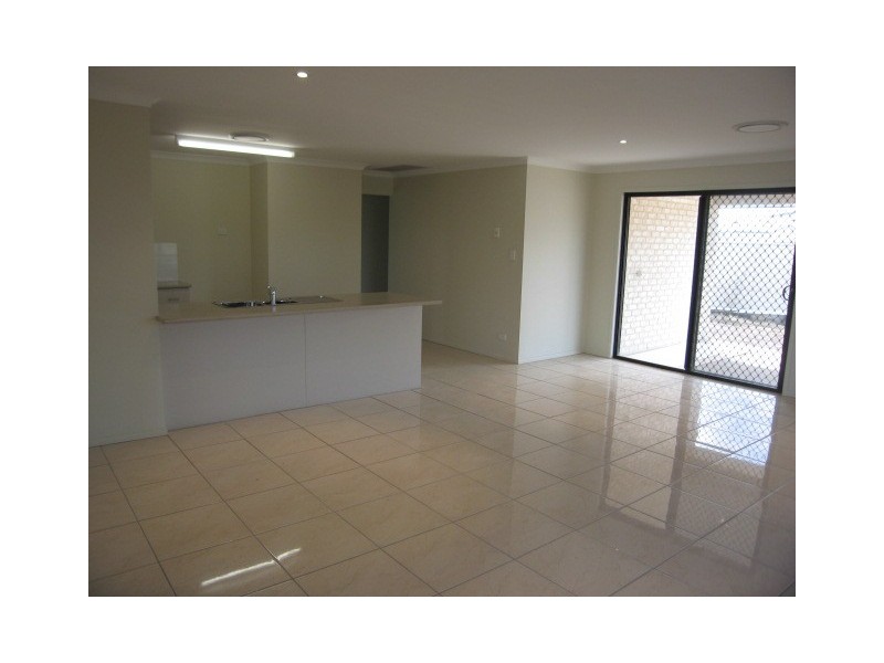1/16 Joel Ernest Drive, Emerald QLD 4720