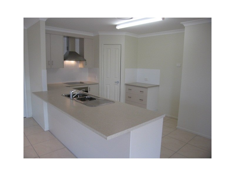 1/16 Joel Ernest Drive, Emerald QLD 4720