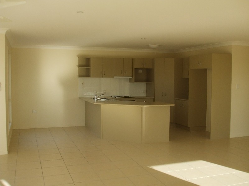 2/11 Glovar Street, Emerald QLD 4720