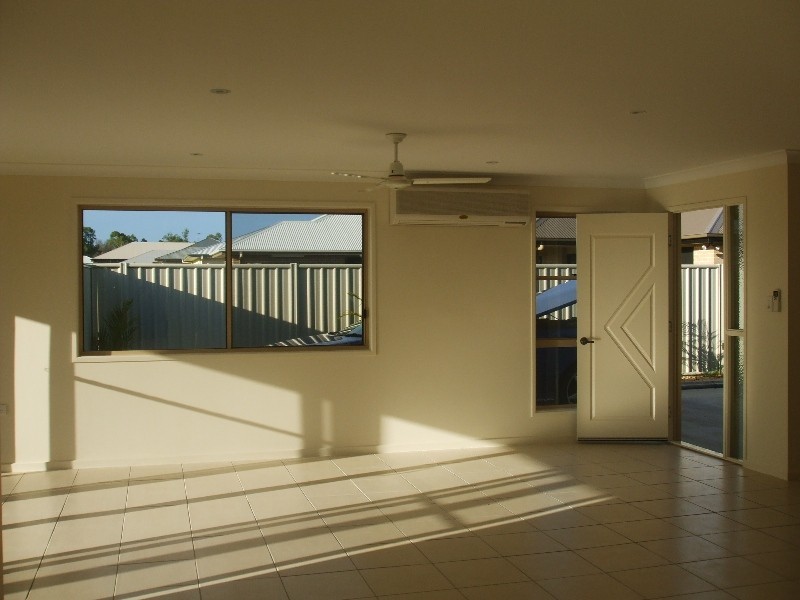 2/11 Glovar Street, Emerald QLD 4720