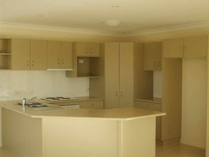 2/11 Glovar Street, Emerald QLD 4720