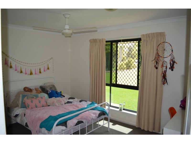 25 Silica Road, Emerald QLD 4720